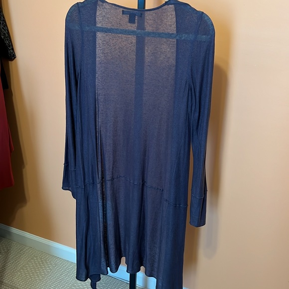 2 Tahari  lightweight shawl size large - Picture 11 of 12